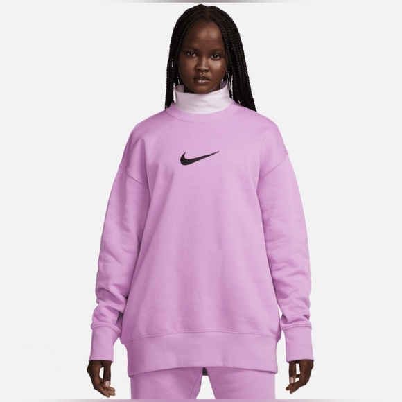Nike Tops - Nike Women's Oversized Crewneck Sweatshirt-Size Medium